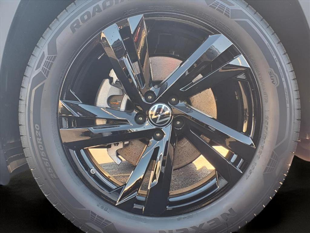 new 2026 Volkswagen Atlas Cross Sport car, priced at $53,326