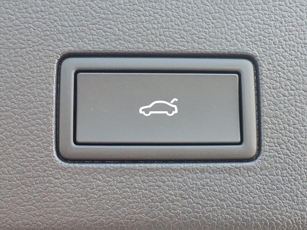 new 2026 Volkswagen Atlas Cross Sport car, priced at $53,326