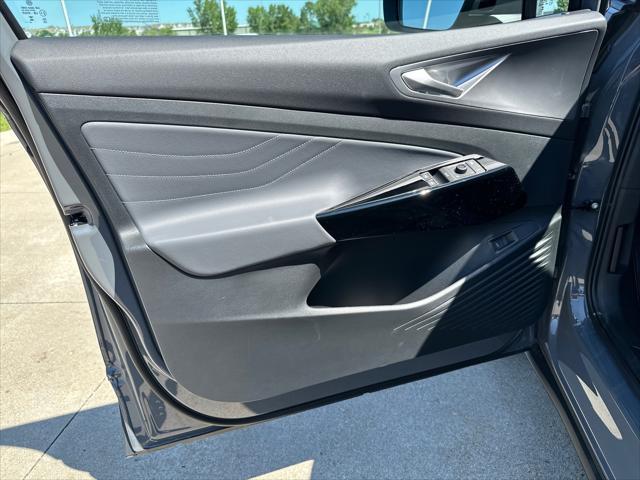 new 2025 Volkswagen ID.4 car, priced at $50,166