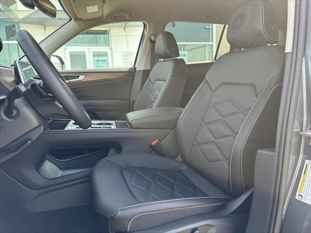 new 2025 Volkswagen Atlas car, priced at $39,915