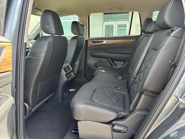 new 2025 Volkswagen Atlas car, priced at $39,915