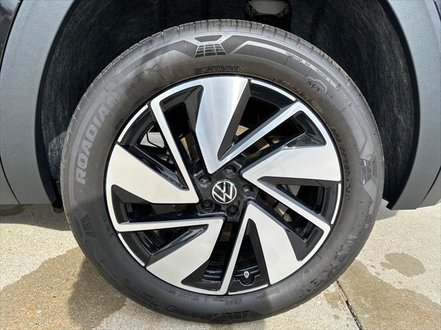 new 2024 Volkswagen Atlas car, priced at $42,709