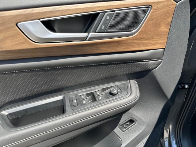 new 2025 Volkswagen Atlas car, priced at $43,815
