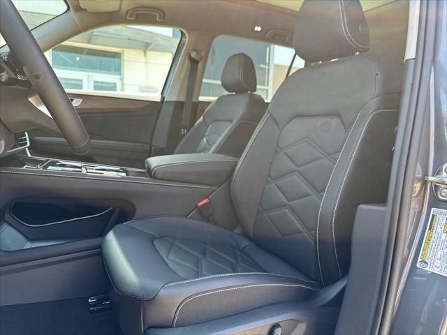 new 2025 Volkswagen Atlas car, priced at $43,815