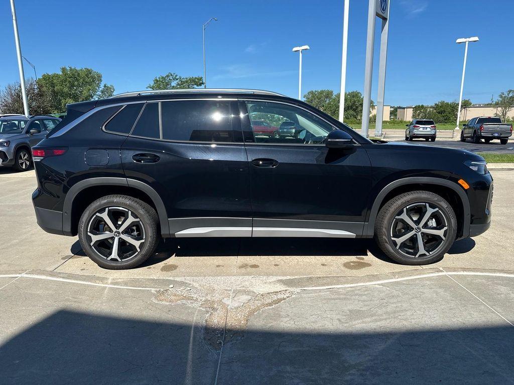 new 2025 Volkswagen Tiguan car, priced at $35,016