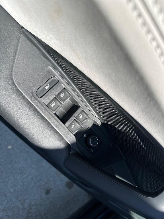 new 2025 Volkswagen Tiguan car, priced at $35,016