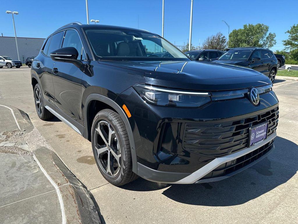 new 2025 Volkswagen Tiguan car, priced at $35,016