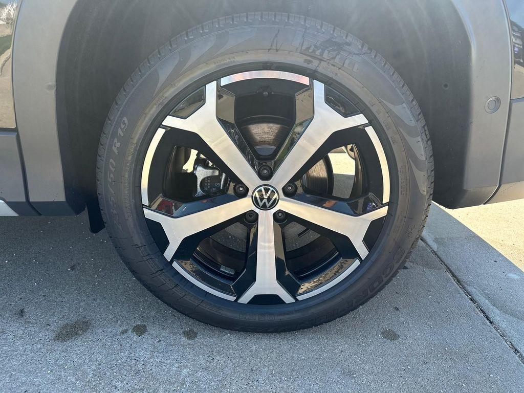 new 2025 Volkswagen Tiguan car, priced at $35,016