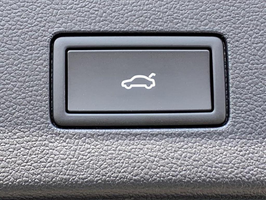 new 2026 Volkswagen Atlas Cross Sport car, priced at $47,746