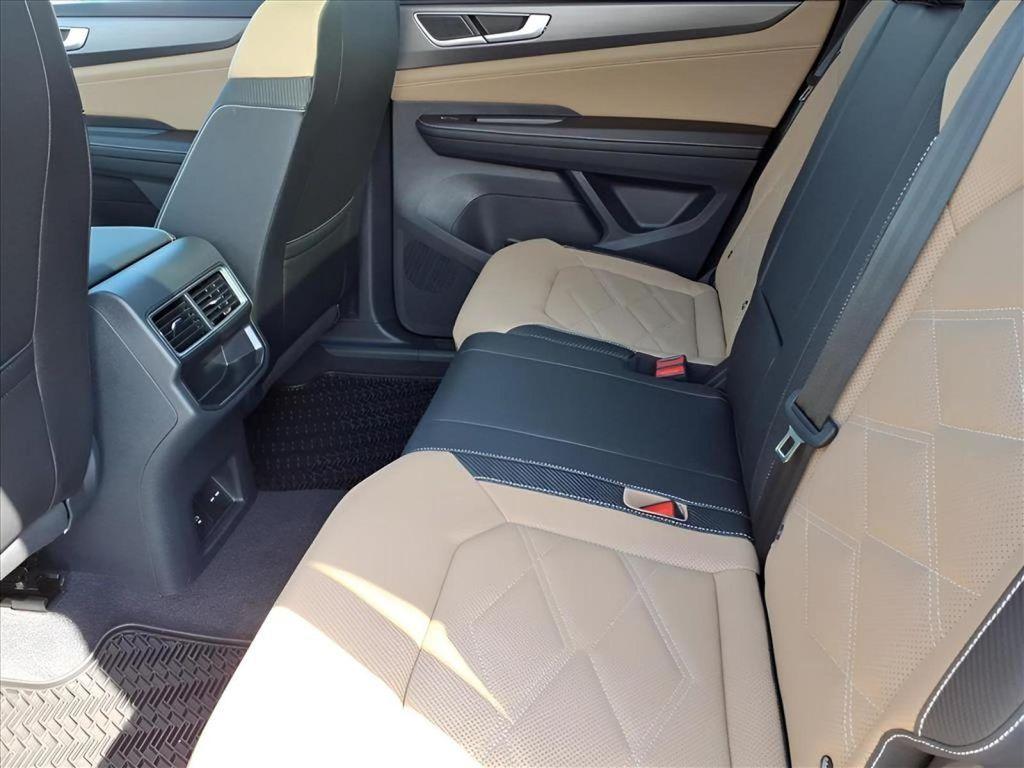 new 2026 Volkswagen Atlas Cross Sport car, priced at $47,746