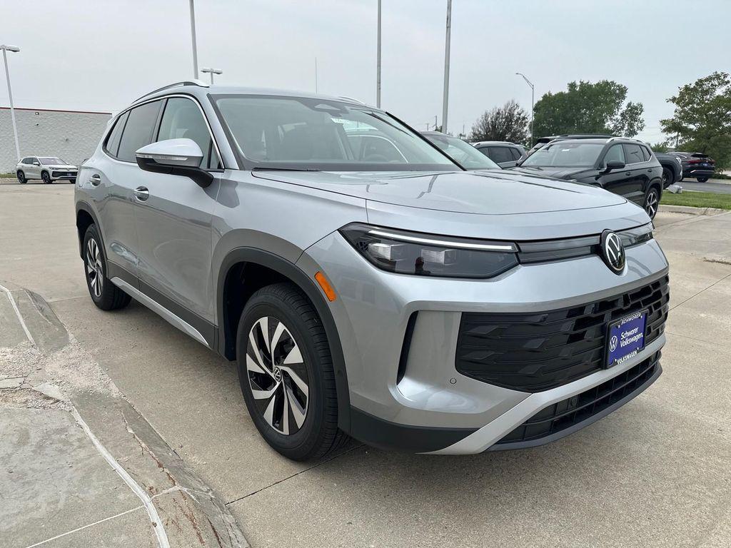 new 2025 Volkswagen Tiguan car, priced at $32,761