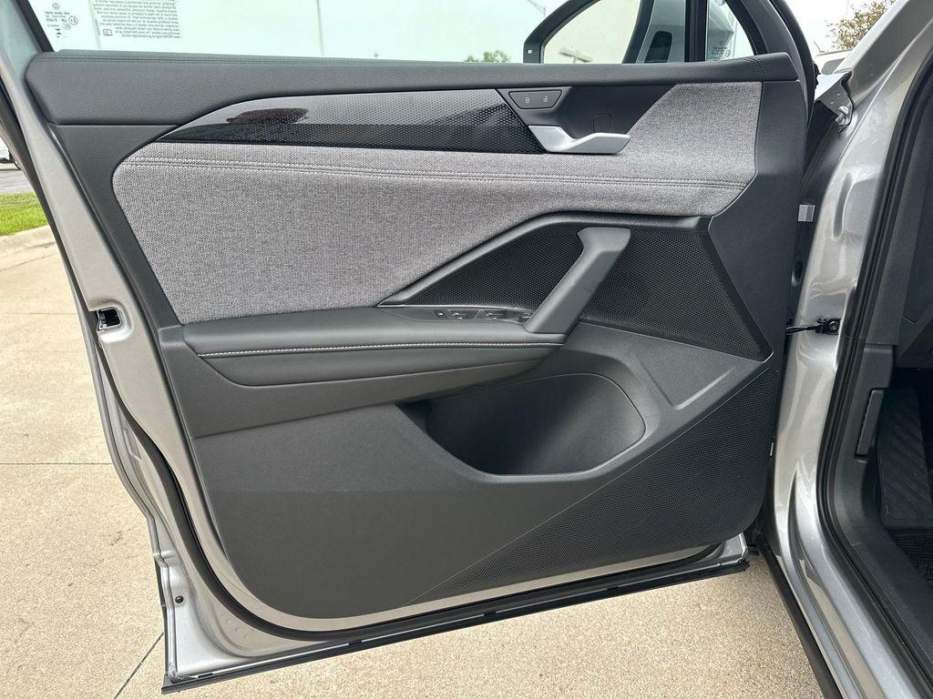 new 2025 Volkswagen Tiguan car, priced at $32,761