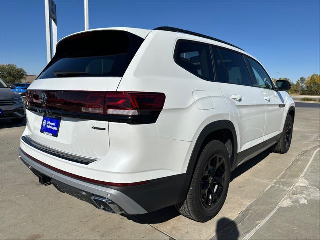 new 2024 Volkswagen Atlas car, priced at $48,198