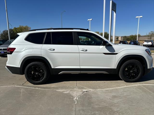 new 2024 Volkswagen Atlas car, priced at $48,198