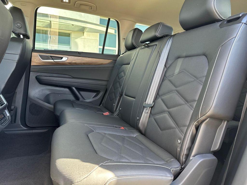 new 2025 Volkswagen Atlas car, priced at $43,815