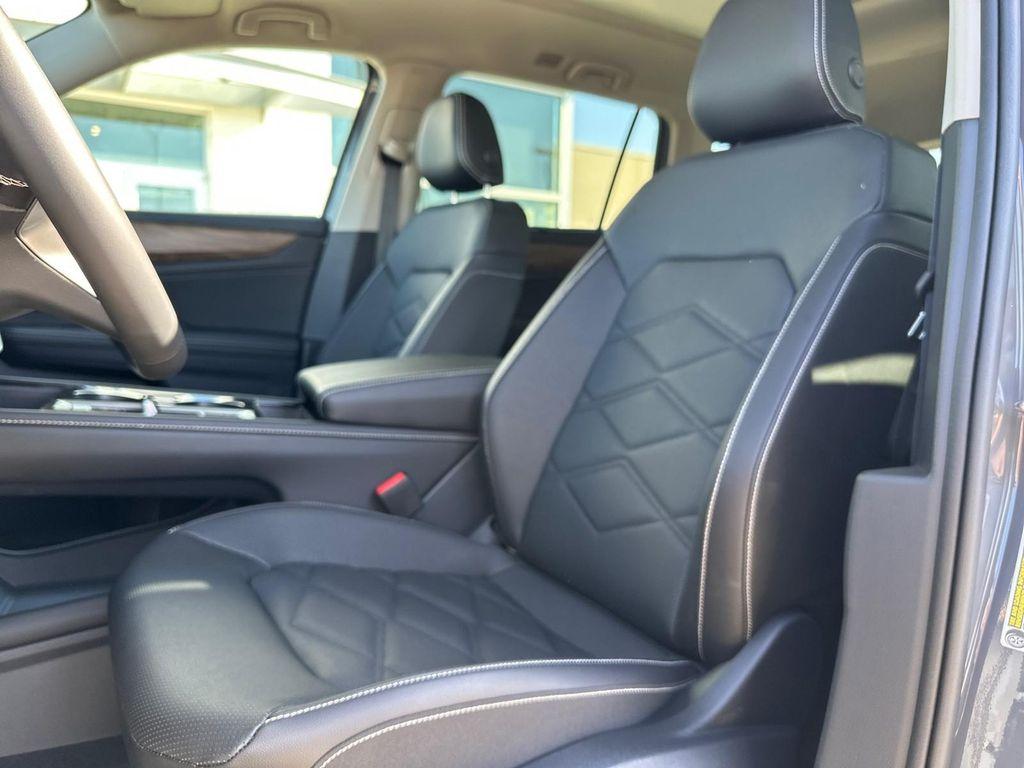 new 2025 Volkswagen Atlas car, priced at $43,815