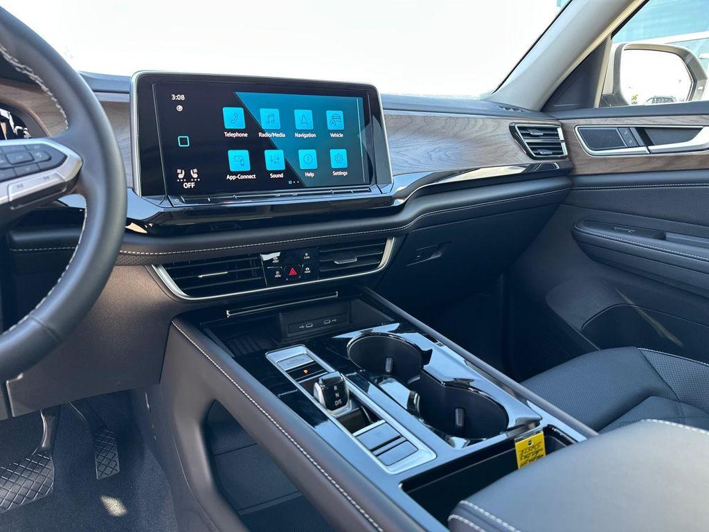 new 2025 Volkswagen Atlas car, priced at $43,815