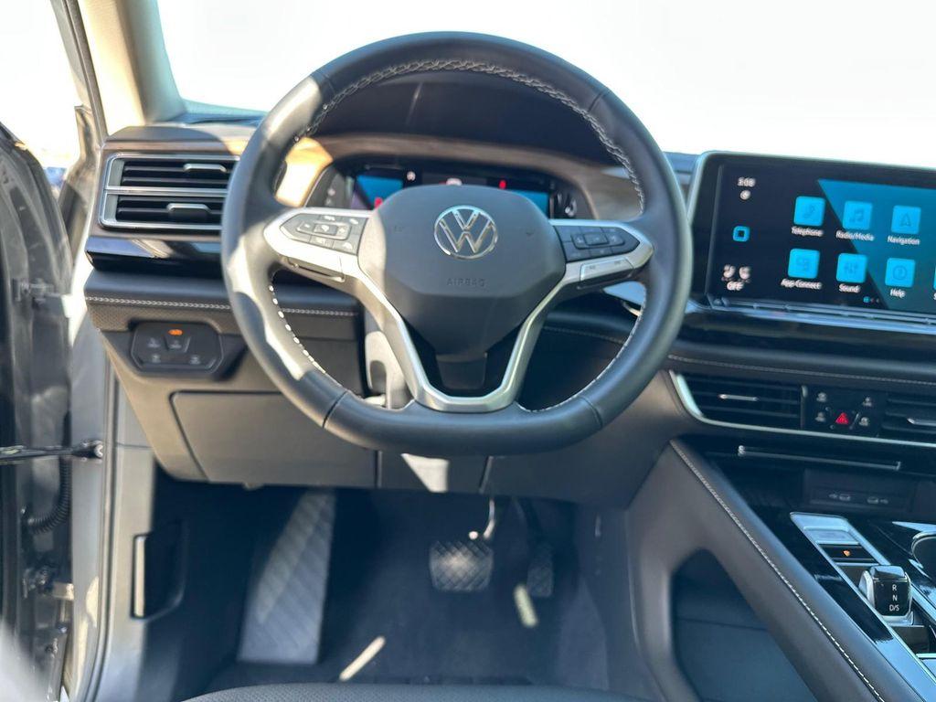 new 2025 Volkswagen Atlas car, priced at $43,815