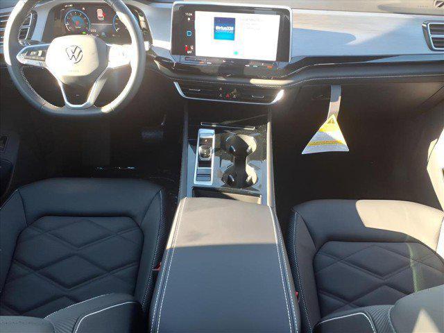 new 2026 Volkswagen Atlas Cross Sport car, priced at $47,851