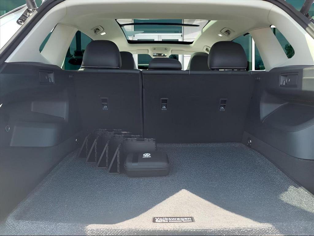 new 2025 Volkswagen Tiguan car, priced at $36,976