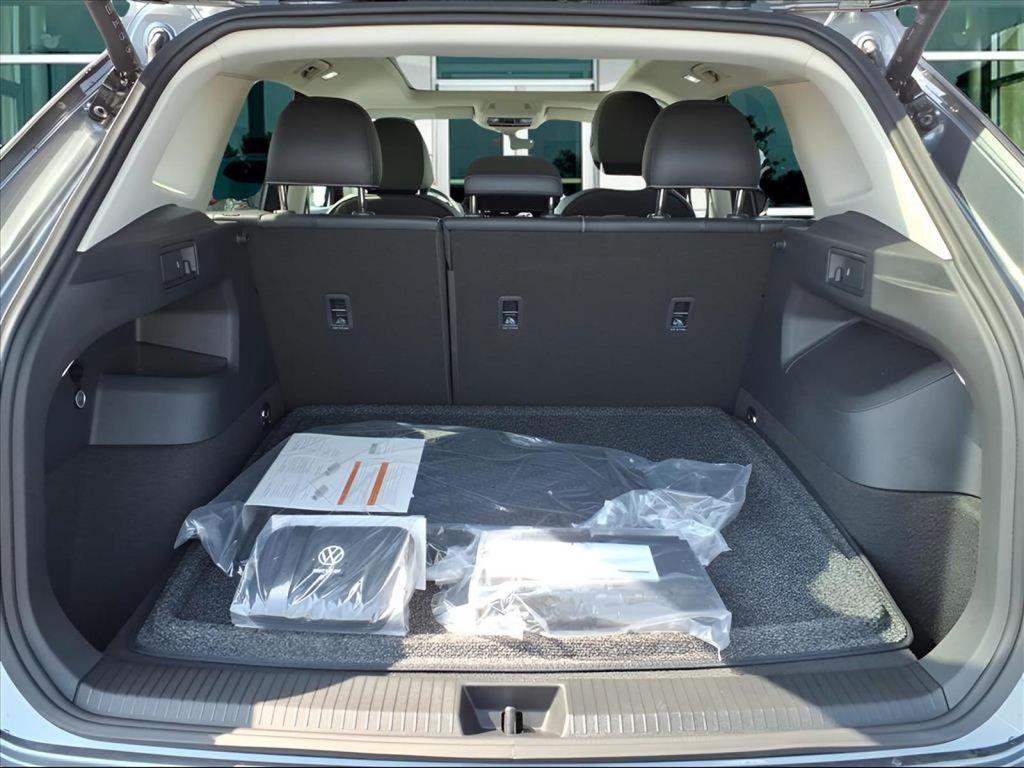 new 2025 Volkswagen Tiguan car, priced at $36,976