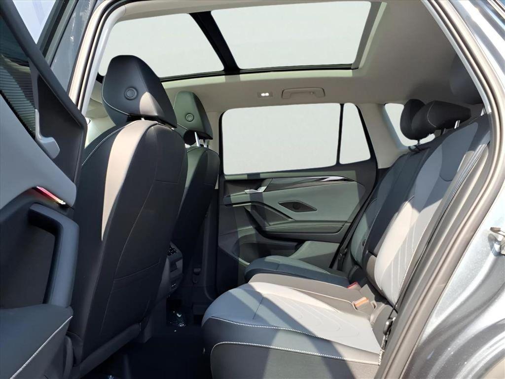 new 2025 Volkswagen Tiguan car, priced at $36,976