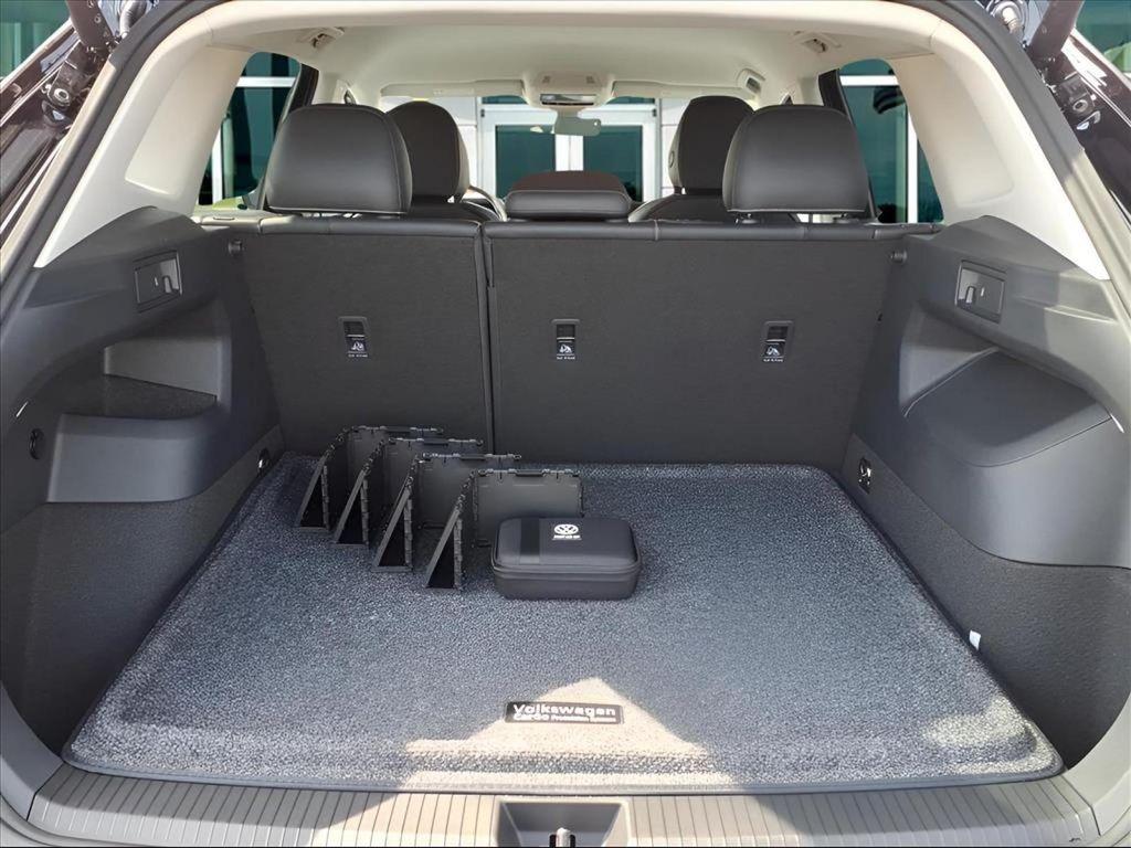 new 2025 Volkswagen Tiguan car, priced at $35,776