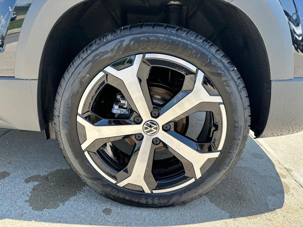new 2025 Volkswagen Taos car, priced at $35,916