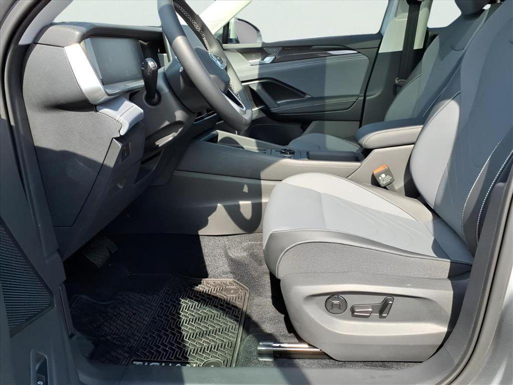 new 2025 Volkswagen Tiguan car, priced at $36,976