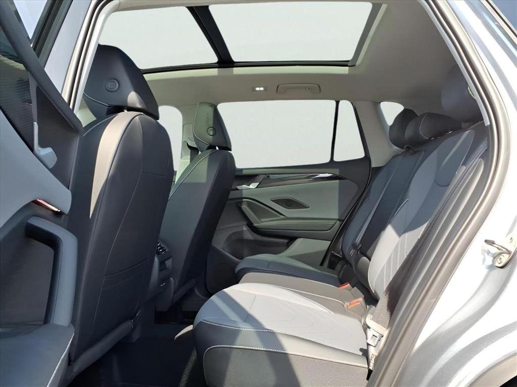 new 2025 Volkswagen Tiguan car, priced at $36,976