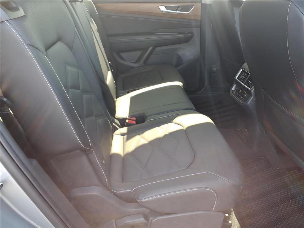 new 2026 Volkswagen Atlas car, priced at $42,286