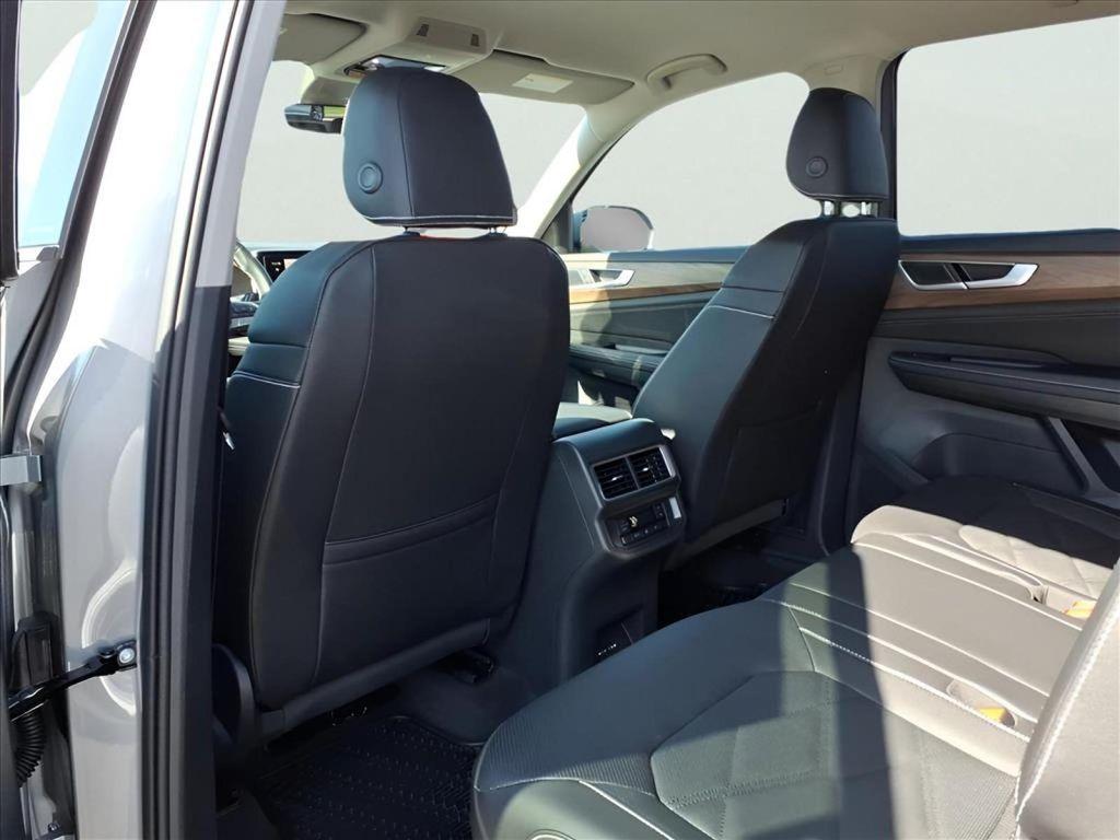 new 2026 Volkswagen Atlas car, priced at $42,286