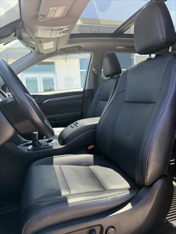 used 2018 Toyota Highlander car, priced at $31,555