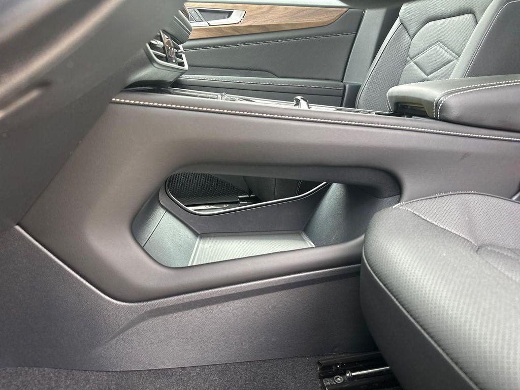 new 2025 Volkswagen Atlas car, priced at $42,250