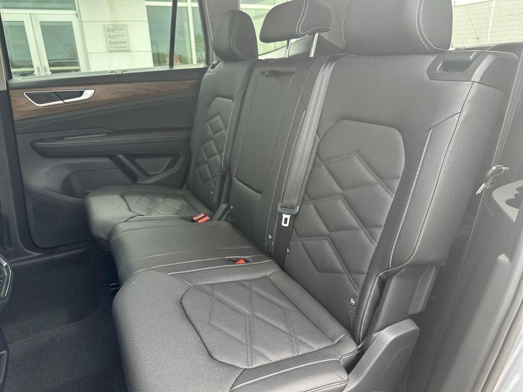new 2025 Volkswagen Atlas car, priced at $42,250