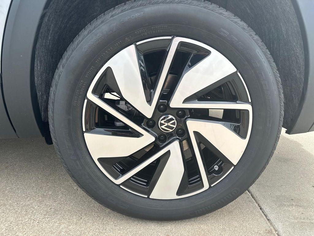 new 2025 Volkswagen Atlas car, priced at $42,250