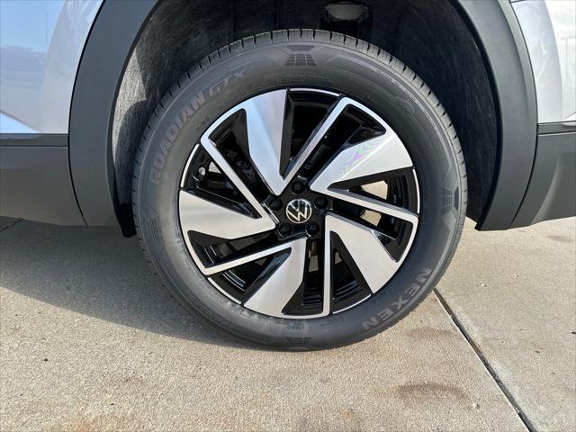 new 2024 Volkswagen Atlas car, priced at $41,298