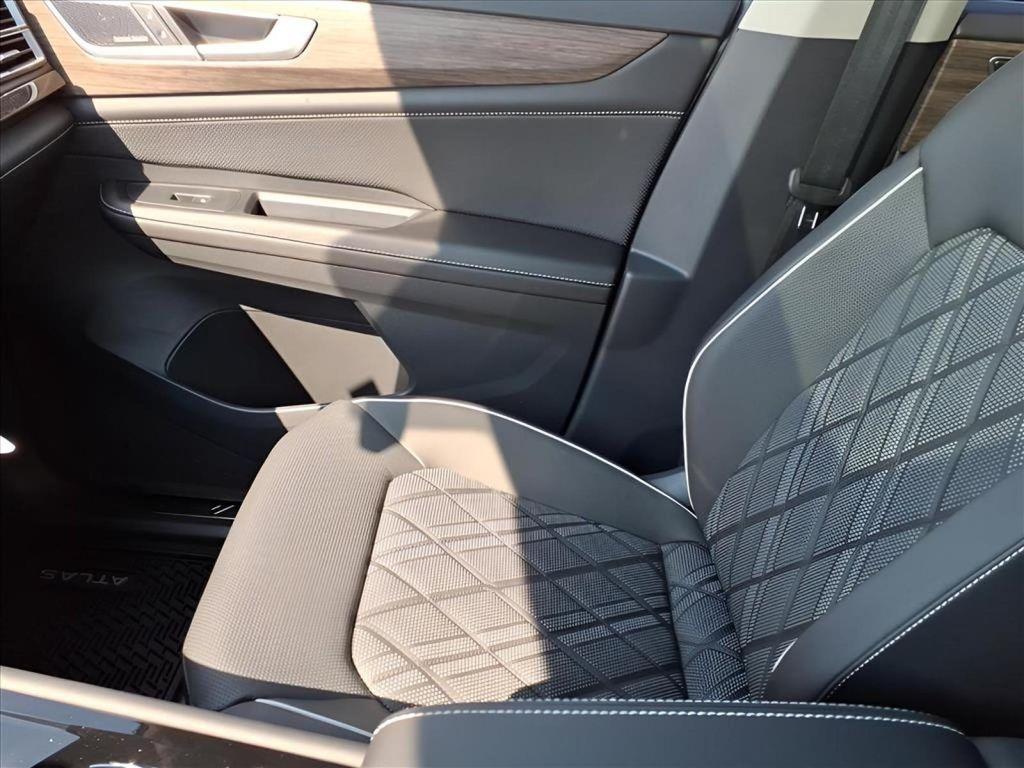 new 2026 Volkswagen Atlas car, priced at $56,367