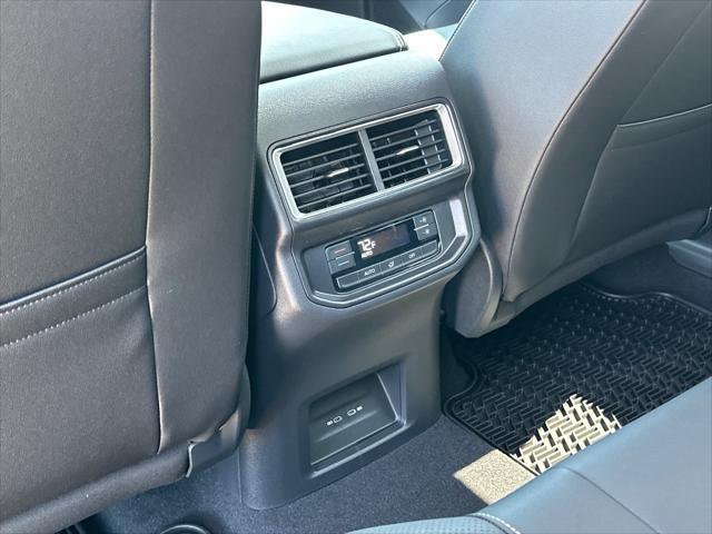 new 2025 Volkswagen Atlas car, priced at $38,440