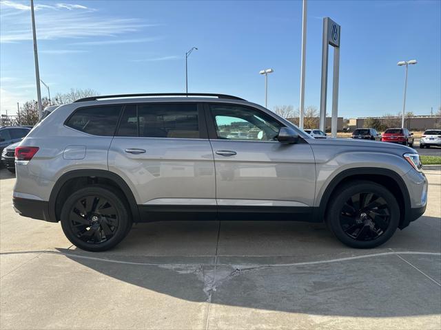 new 2024 Volkswagen Atlas car, priced at $42,588