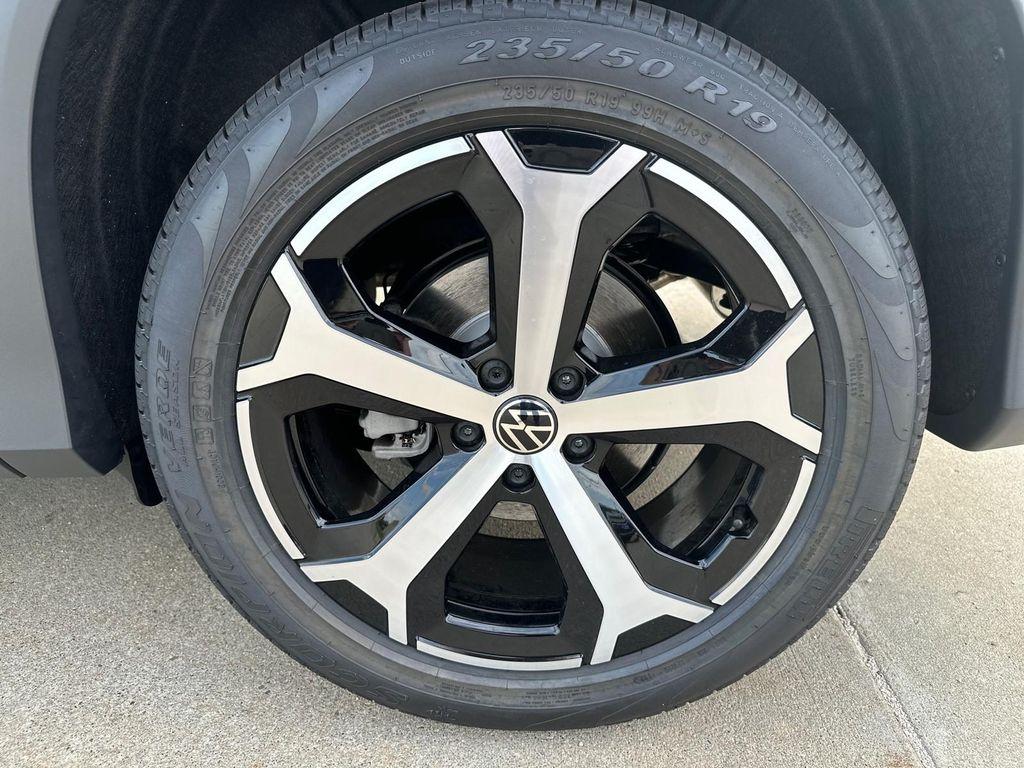 new 2025 Volkswagen Tiguan car, priced at $36,966