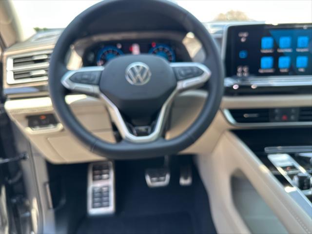 new 2025 Volkswagen Atlas car, priced at $54,375