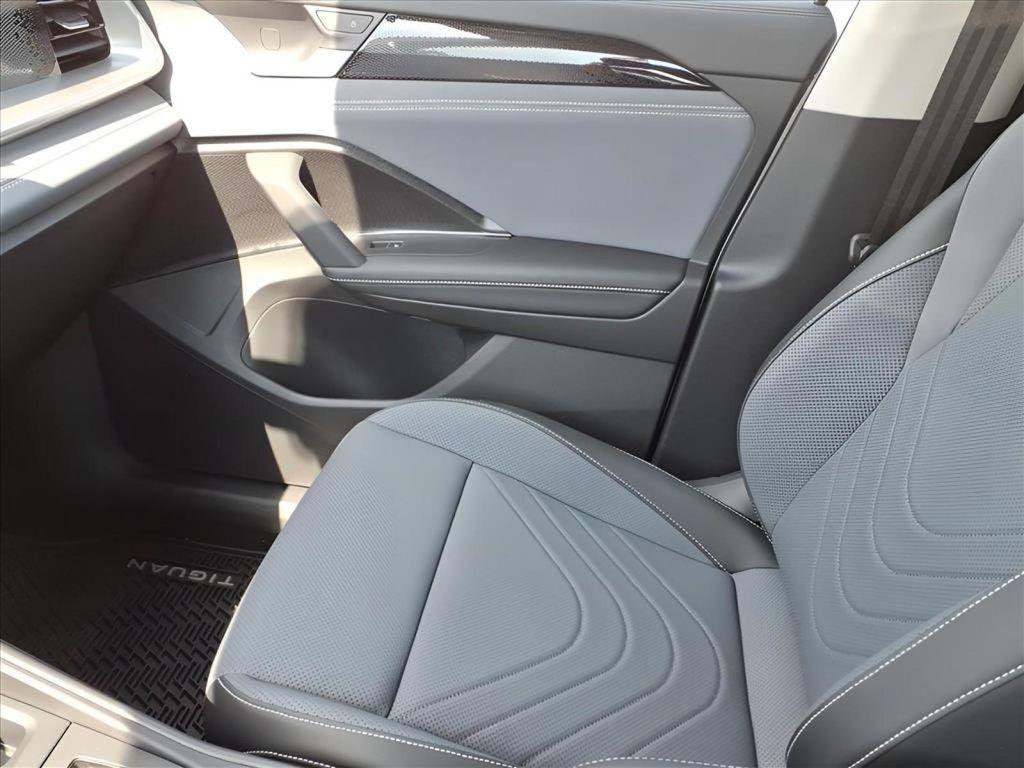 new 2025 Volkswagen Tiguan car, priced at $35,776