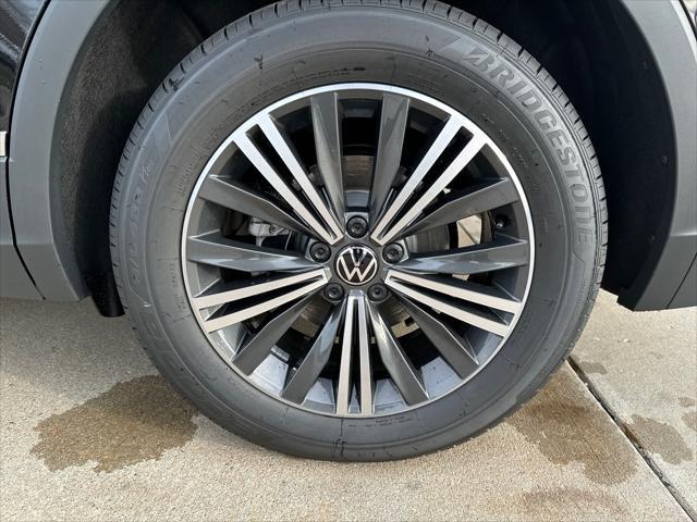 new 2024 Volkswagen Tiguan car, priced at $32,688