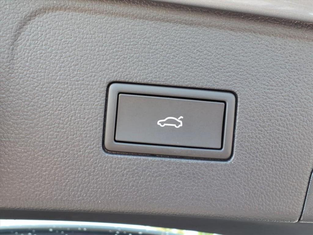 new 2026 Volkswagen Atlas car, priced at $47,556