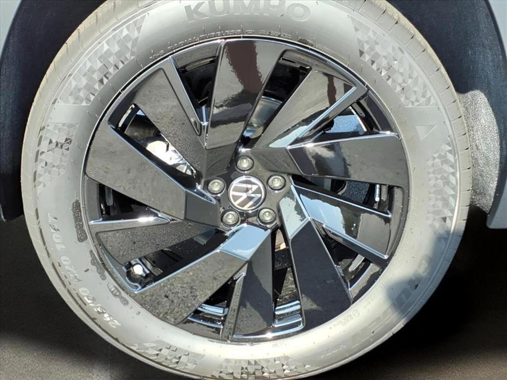 new 2026 Volkswagen Atlas car, priced at $47,556