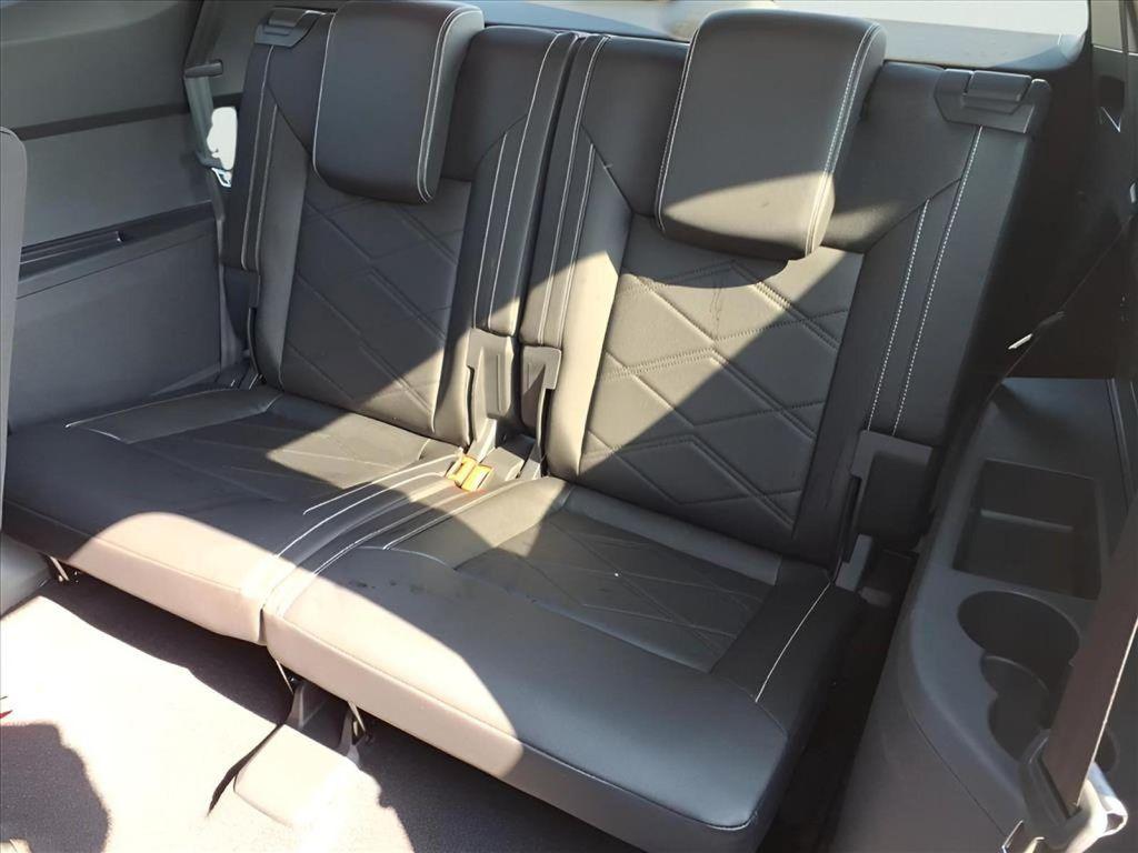 new 2026 Volkswagen Atlas car, priced at $47,556