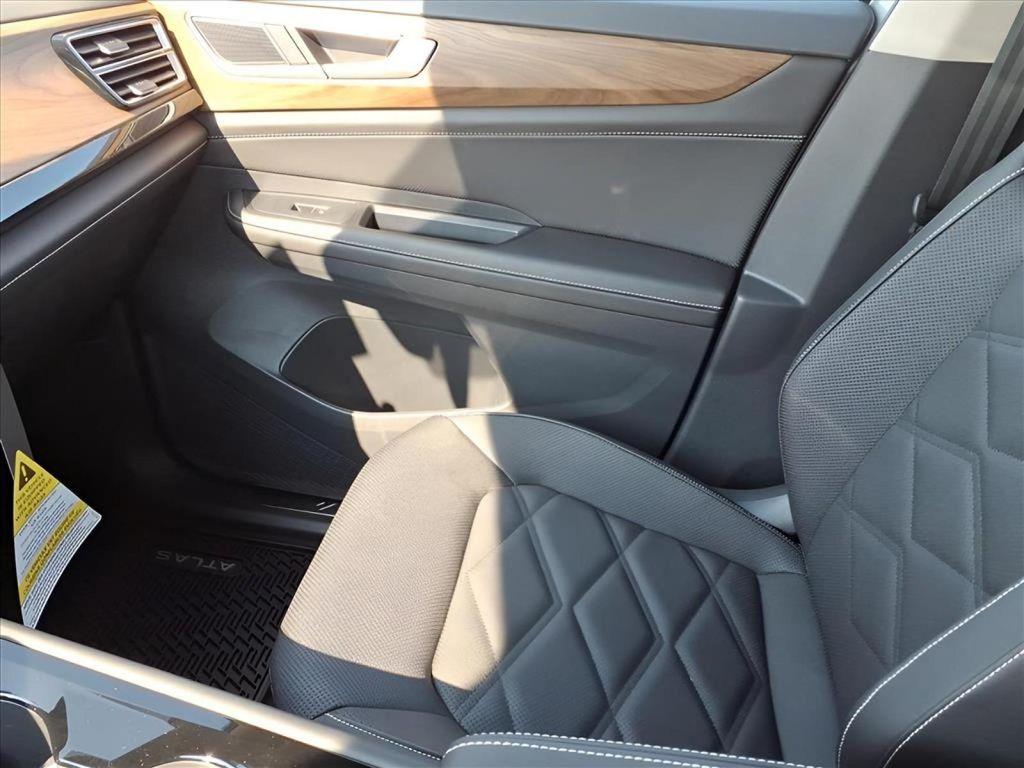 new 2026 Volkswagen Atlas car, priced at $47,556