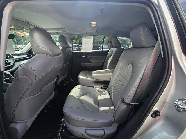 used 2024 Toyota Highlander Hybrid car, priced at $45,990