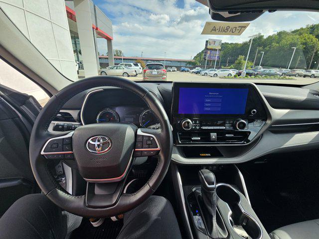 used 2024 Toyota Highlander Hybrid car, priced at $45,990